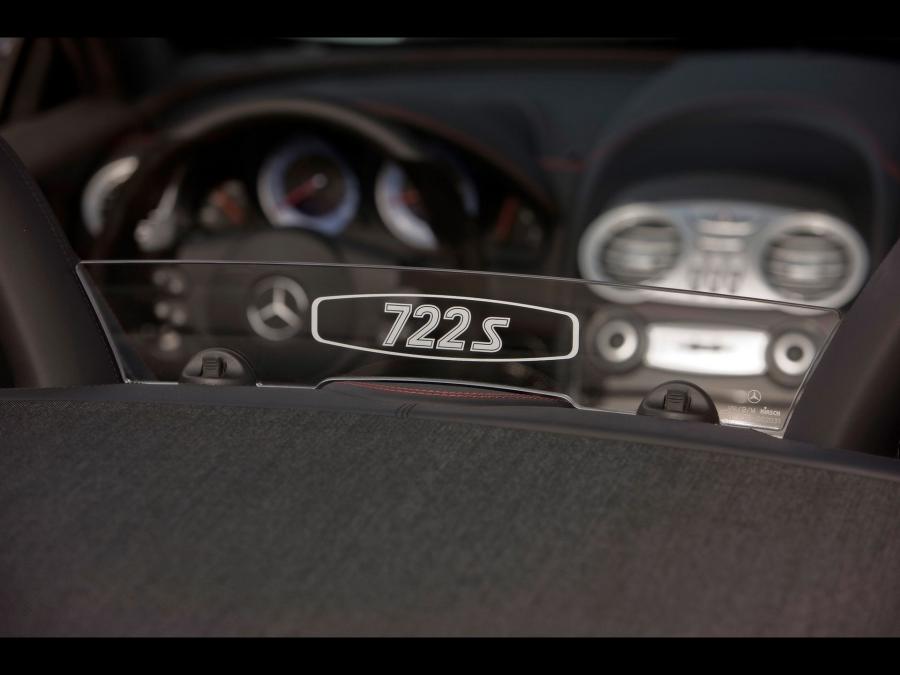 Интерьер Mercedes-Benz SLR McLaren 722S Roadster (R199) 2008 года  (фото 26 из 26)